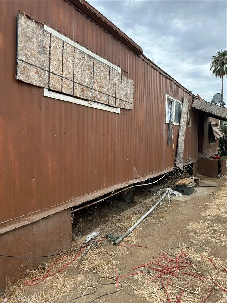 27702 Van Buren Menifee, CA 92585