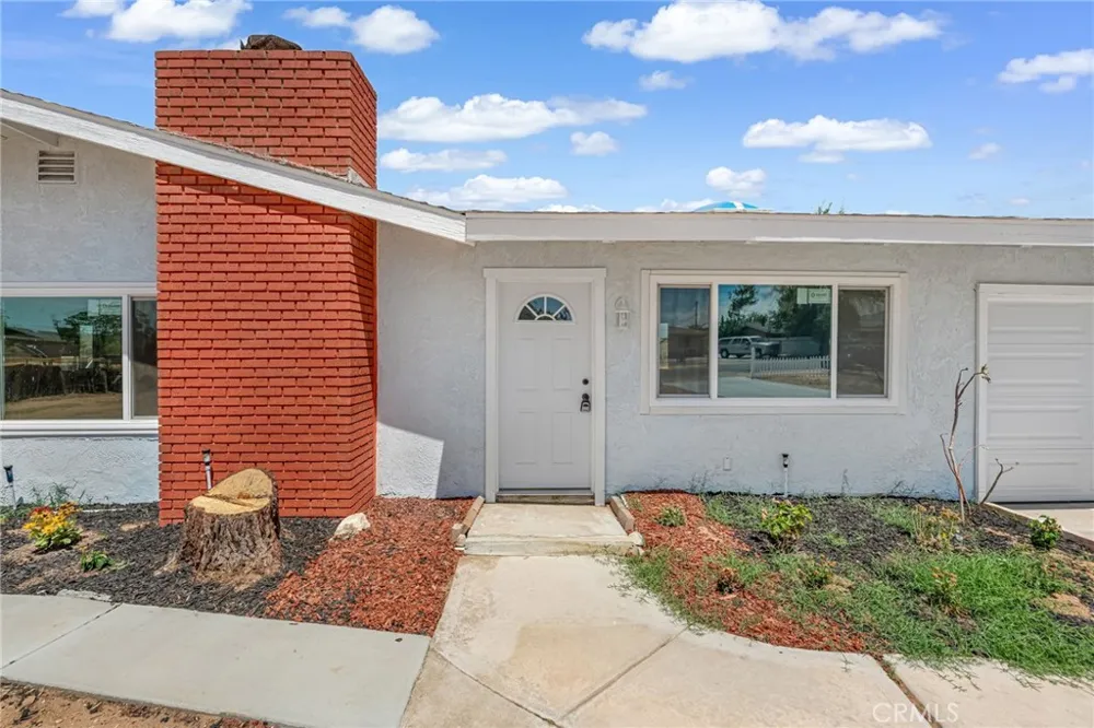 21932 Standing Rock Avenue Apple Valley, CA 92307