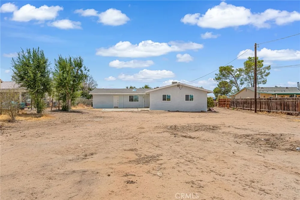 21932 Standing Rock Avenue Apple Valley, CA 92307