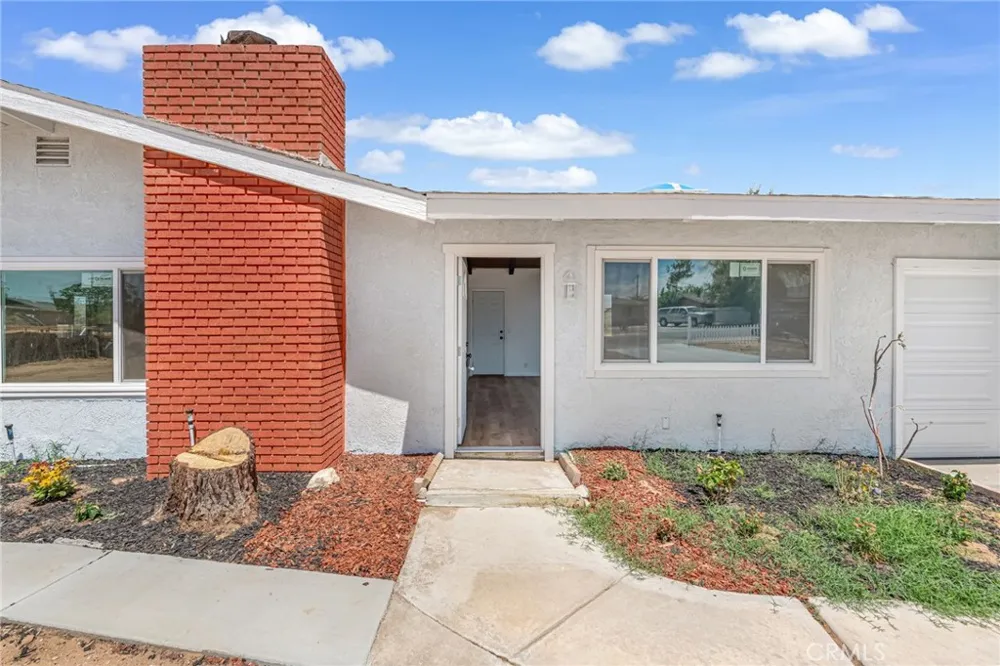 21932 Standing Rock Avenue Apple Valley, CA 92307