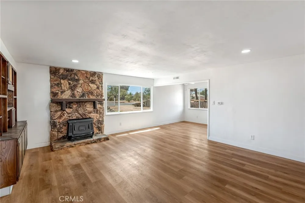 21932 Standing Rock Avenue Apple Valley, CA 92307