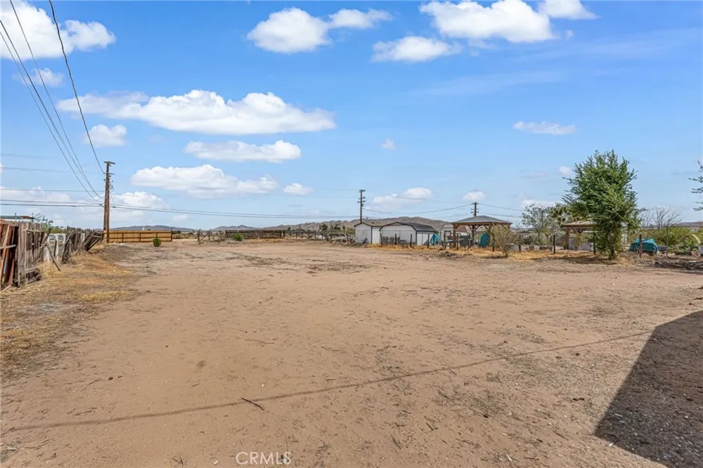 21932 Standing Rock Avenue Apple Valley, CA 92307