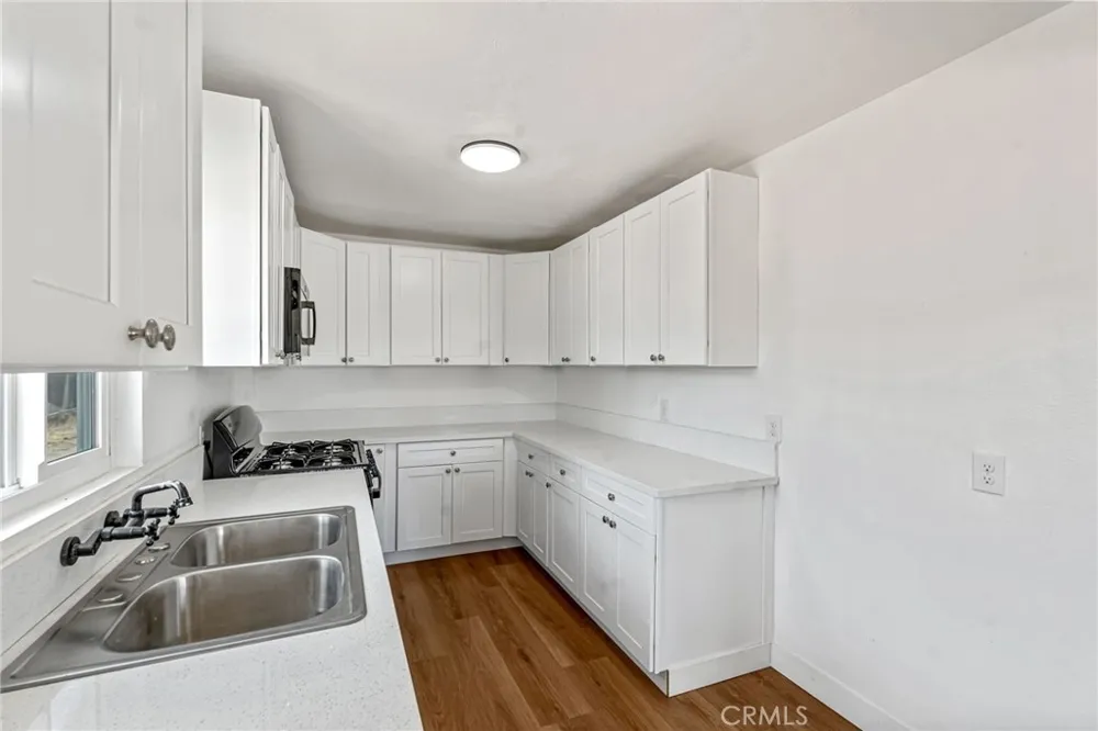 21932 Standing Rock Avenue Apple Valley, CA 92307