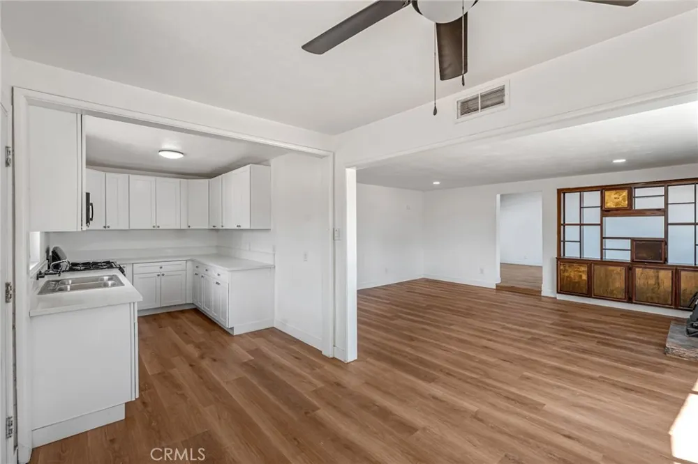 21932 Standing Rock Avenue Apple Valley, CA 92307