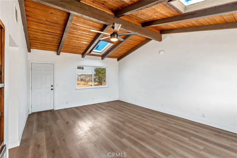 21932 Standing Rock Avenue Apple Valley, CA 92307