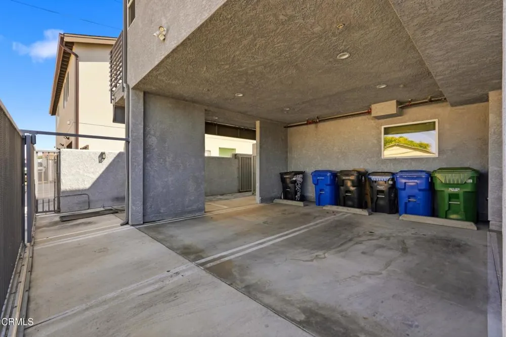 6721 Vineland Avenue North Hollywood, CA 91606