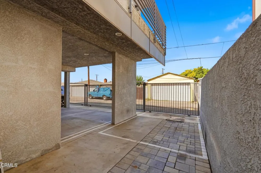 6721 Vineland Avenue North Hollywood, CA 91606