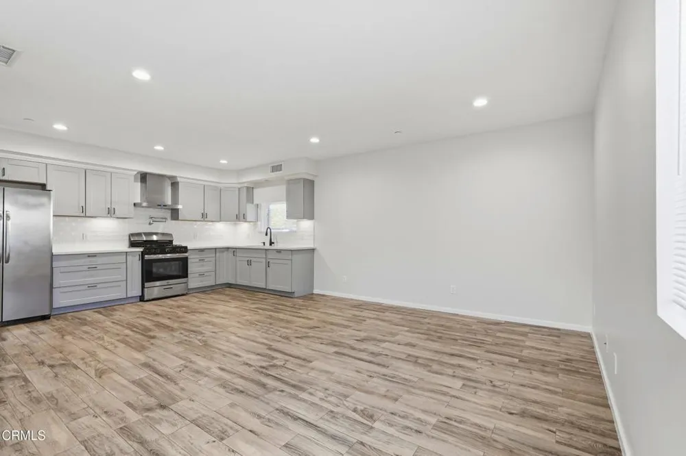 6721 Vineland Avenue North Hollywood, CA 91606