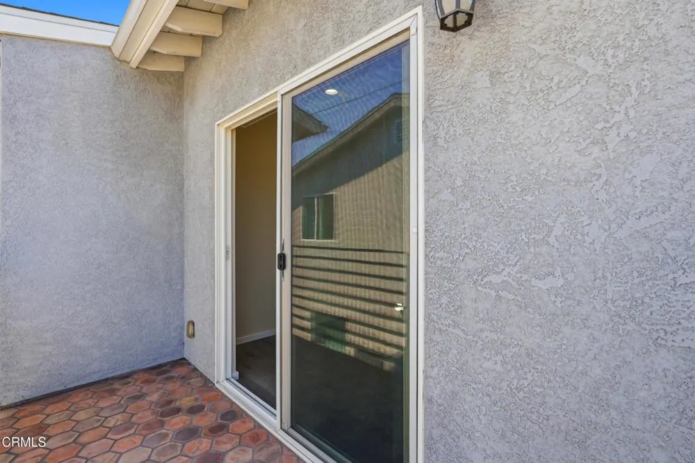 6721 Vineland Avenue North Hollywood, CA 91606