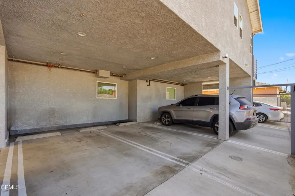 6721 Vineland Avenue North Hollywood, CA 91606