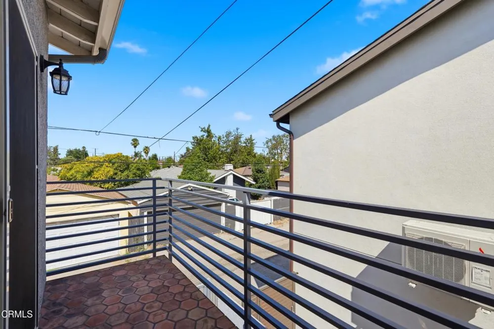 6721 Vineland Avenue North Hollywood, CA 91606