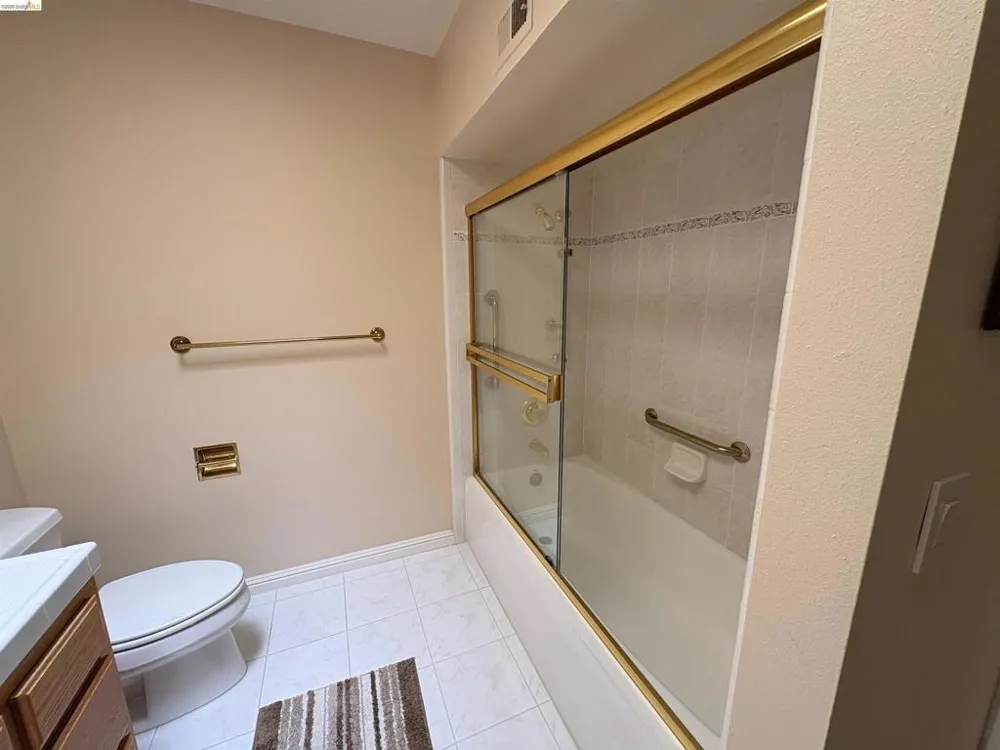 1500 Rockledge Ln #5 Walnut Creek, CA 94595