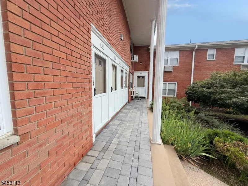 54 Knox Ter #1B Unit 1B Wayne, NJ 07470