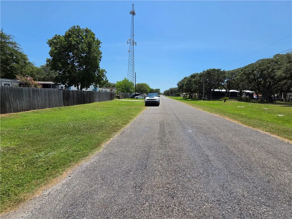 532 Kossuth Street Rockport, TX 78382