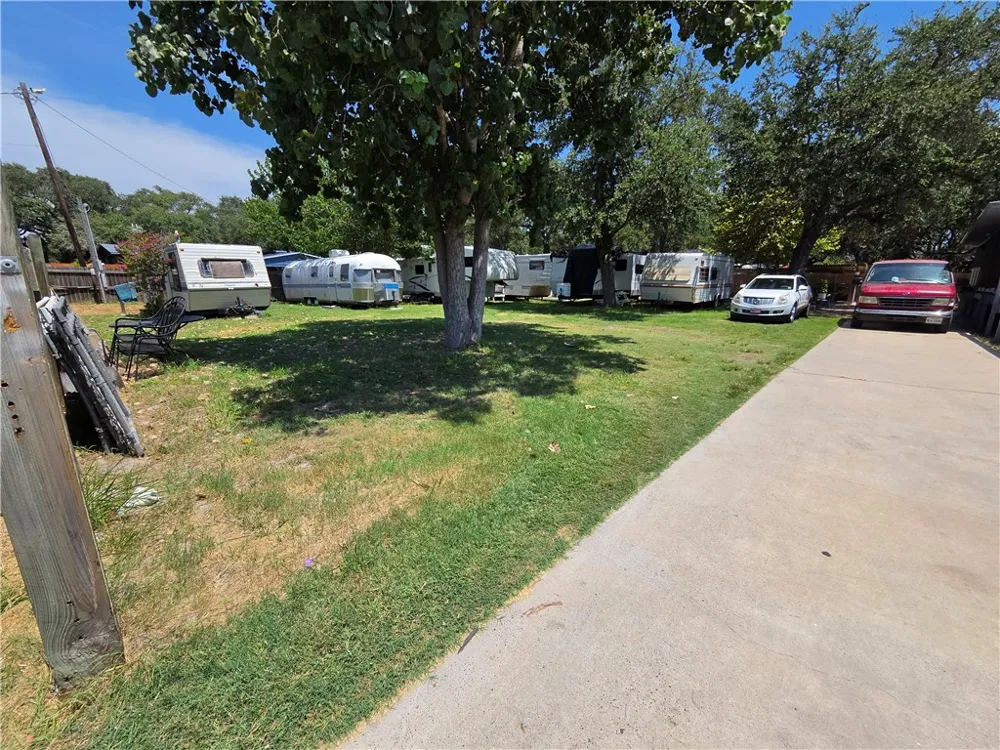 532 Kossuth Street Rockport, TX 78382