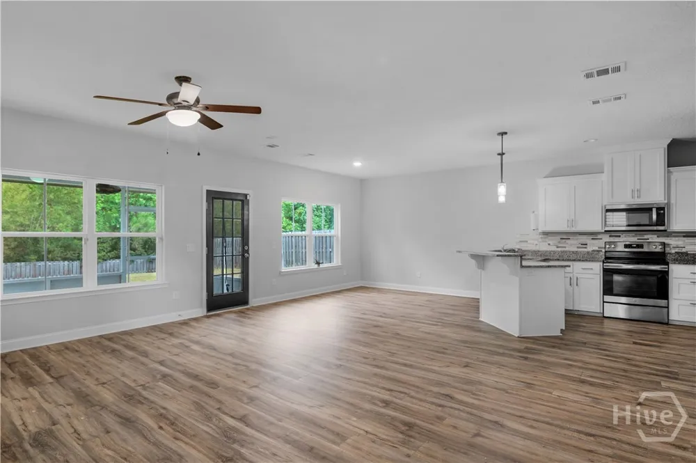 729 Fairview Circle Hinesville, GA 31313