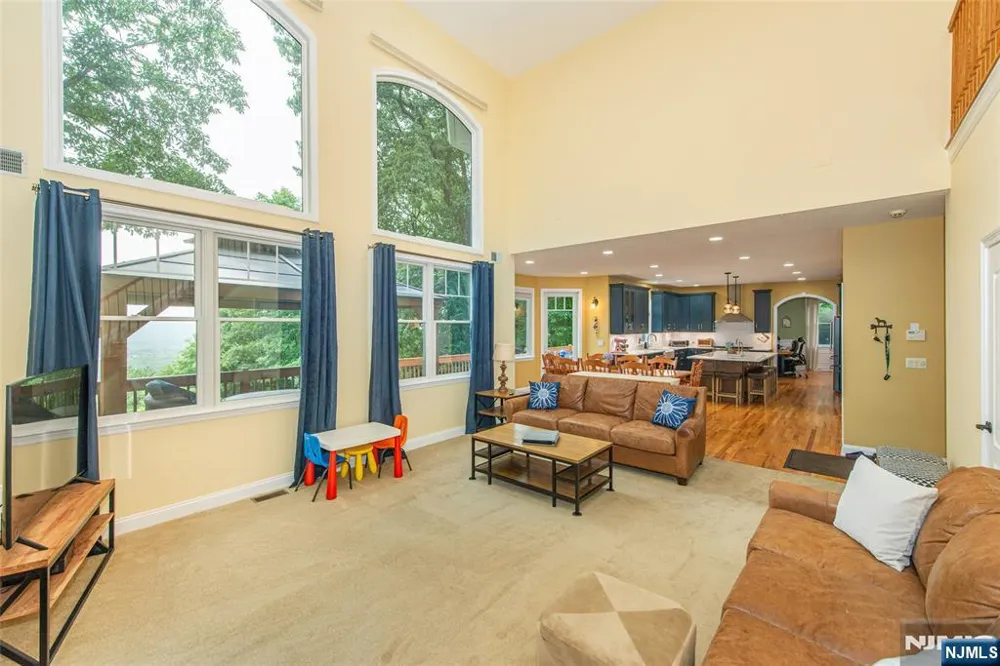 93 Coventry Way Ringwood, NJ 07456