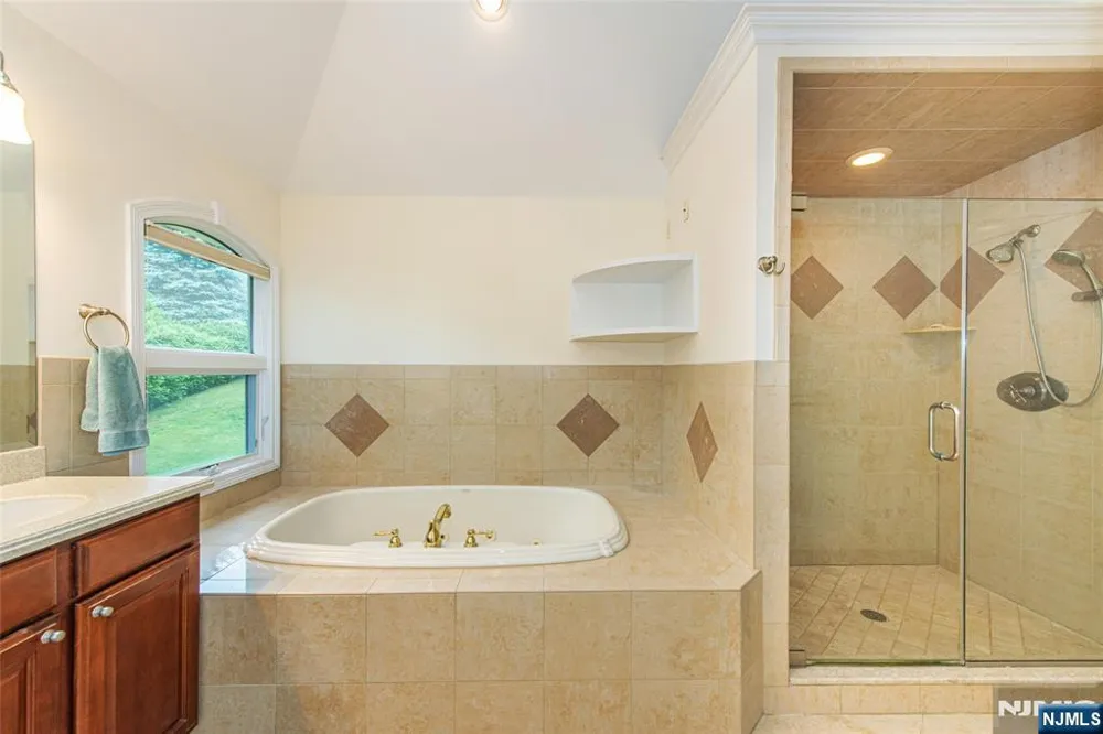 93 Coventry Way Ringwood, NJ 07456