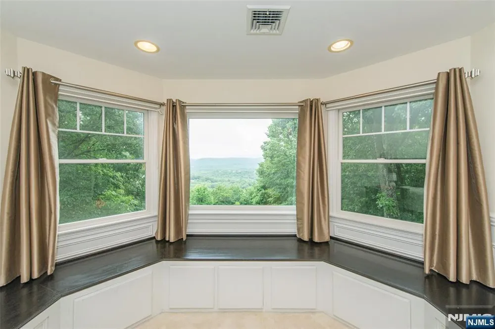 93 Coventry Way Ringwood, NJ 07456