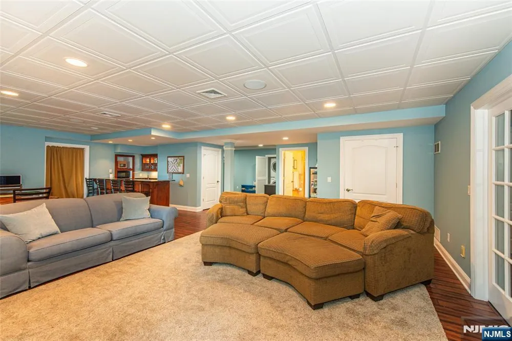 93 Coventry Way Ringwood, NJ 07456