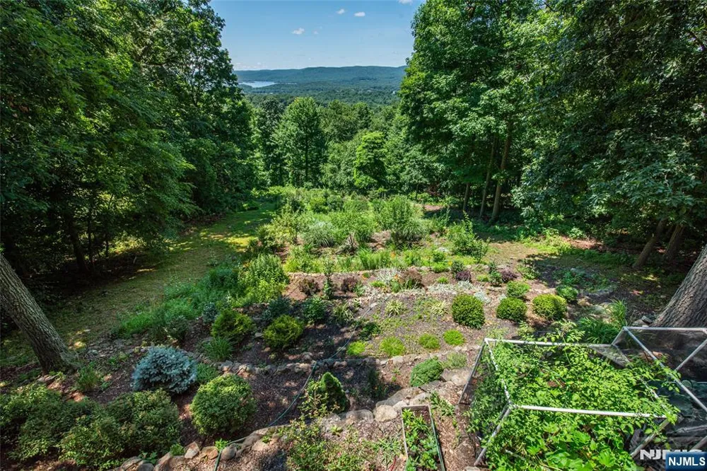 93 Coventry Way Ringwood, NJ 07456