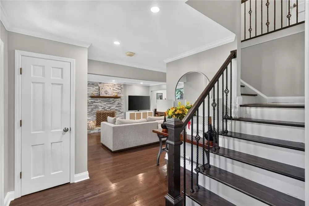 4371 Vintage Lane Dunwoody, GA 30338