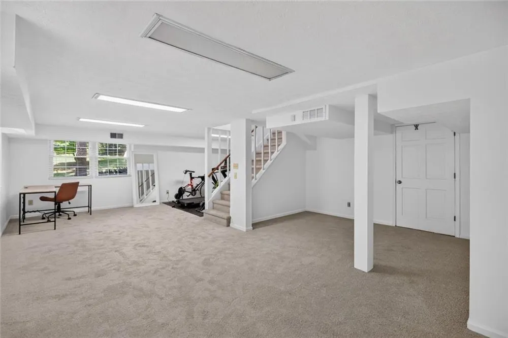 4371 Vintage Lane Dunwoody, GA 30338