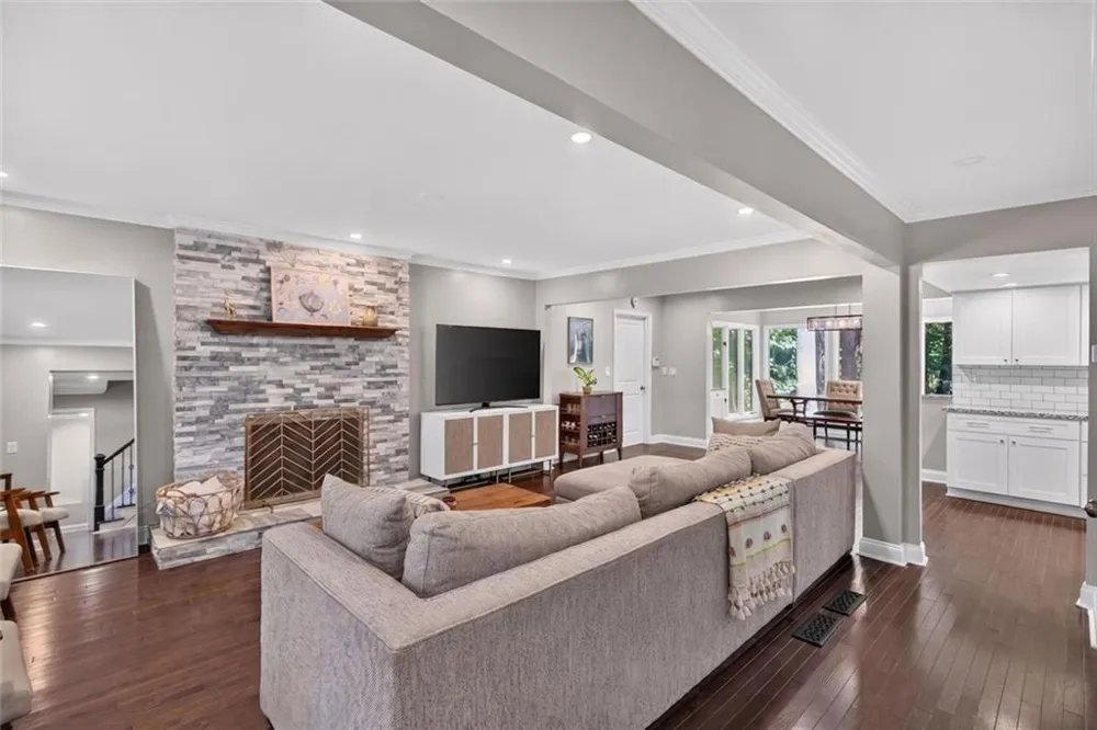 4371 Vintage Lane Dunwoody, GA 30338