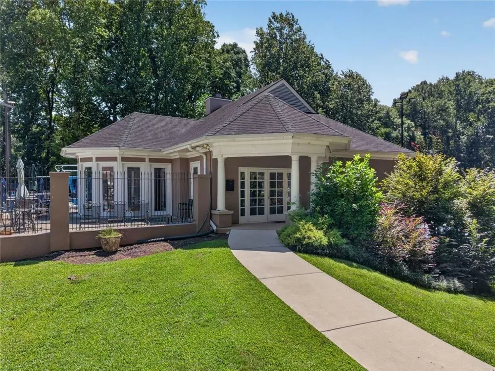 4371 Vintage Lane Dunwoody, GA 30338