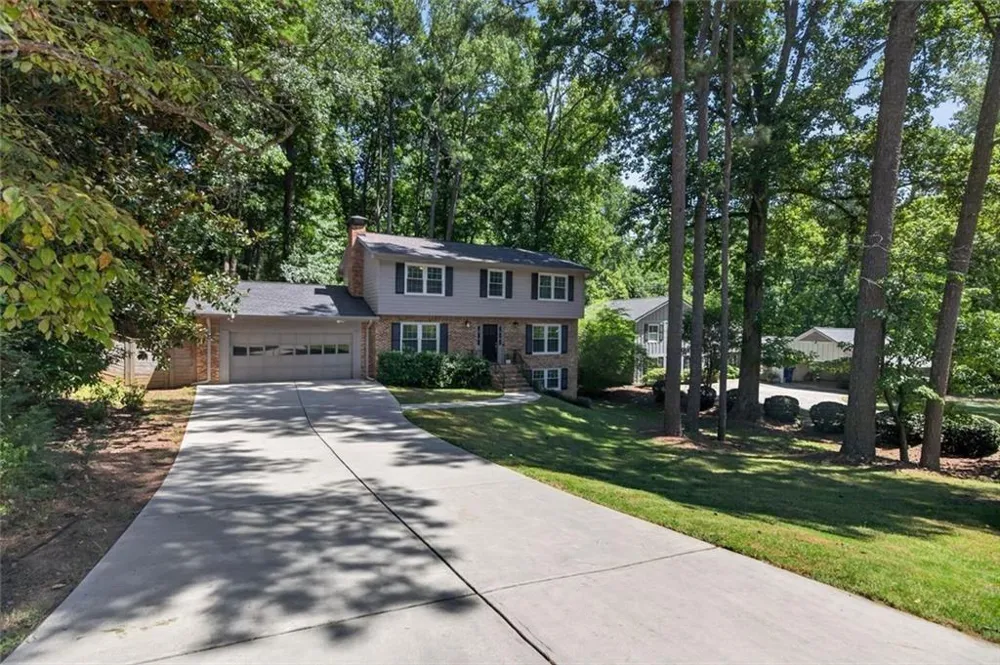 4371 Vintage Lane Dunwoody, GA 30338