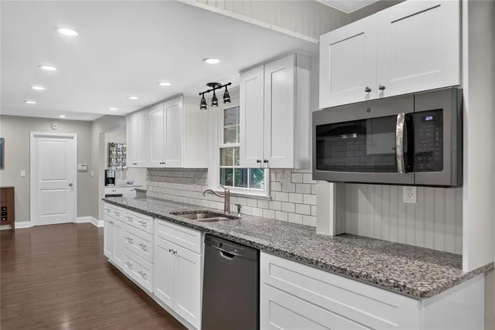 4371 Vintage Lane Dunwoody, GA 30338