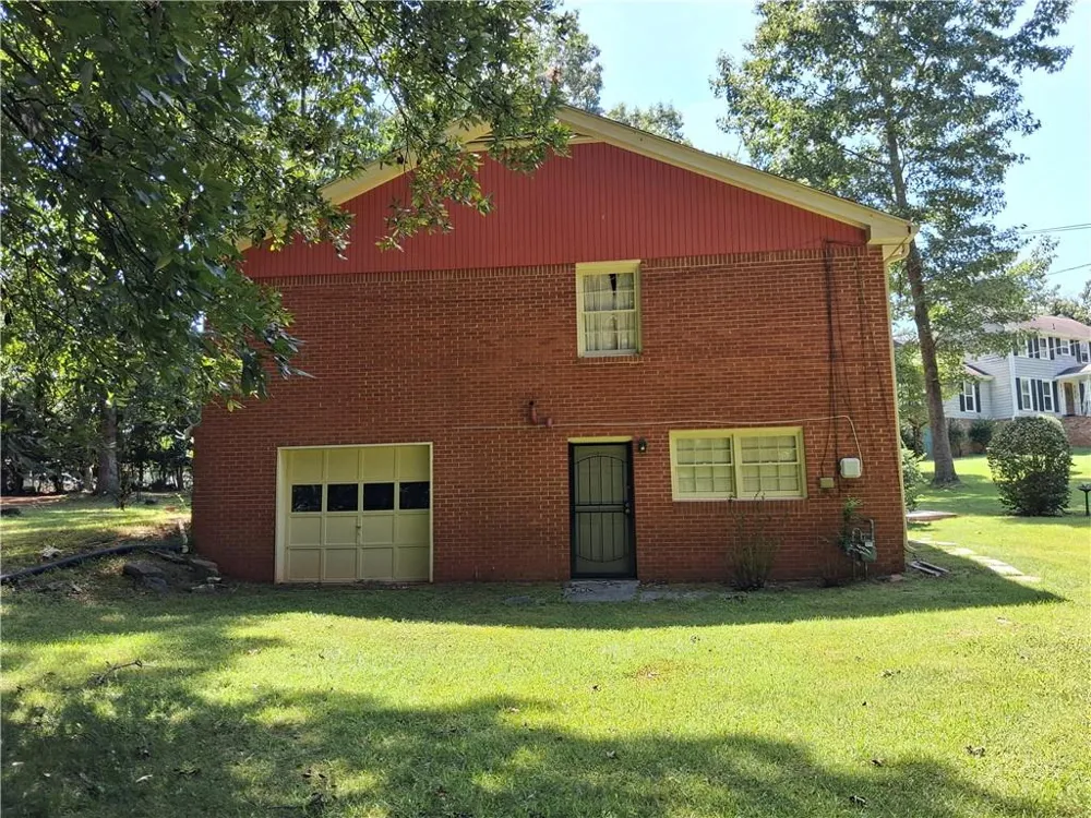 2589 King Circle SE Conyers, GA 30013