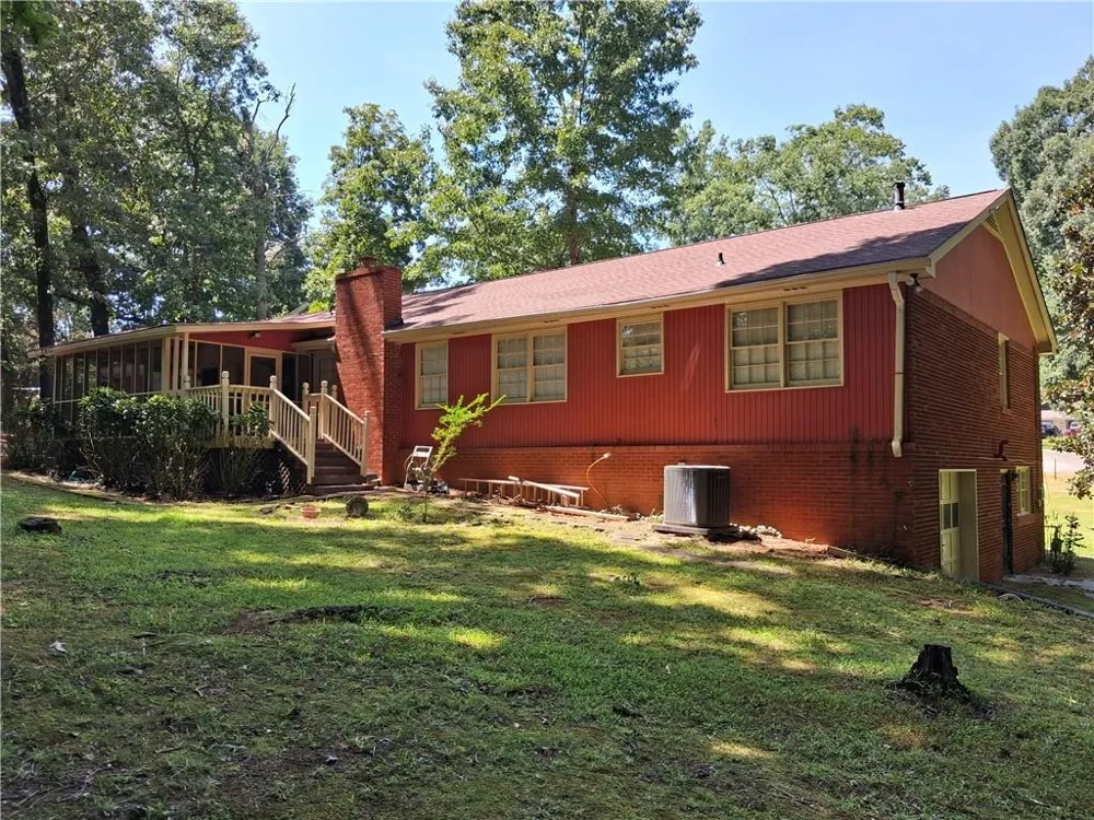 2589 King Circle SE Conyers, GA 30013
