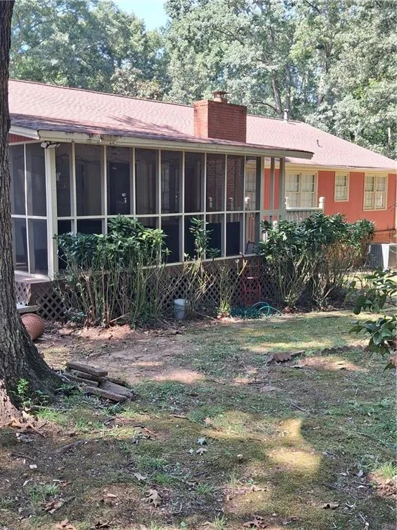 2589 King Circle SE Conyers, GA 30013
