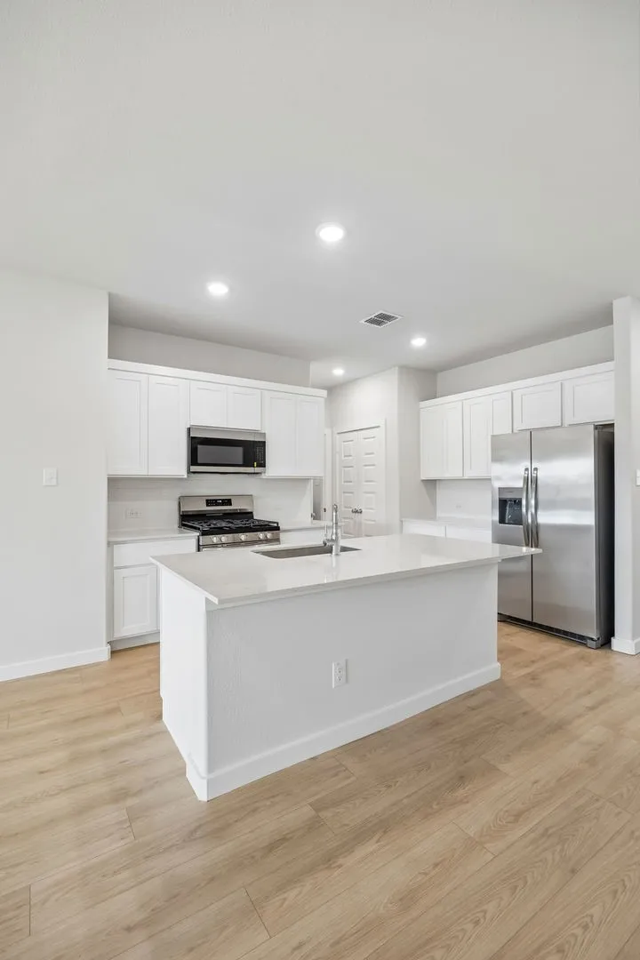 811 Knox River Drive Princeton, TX 75071