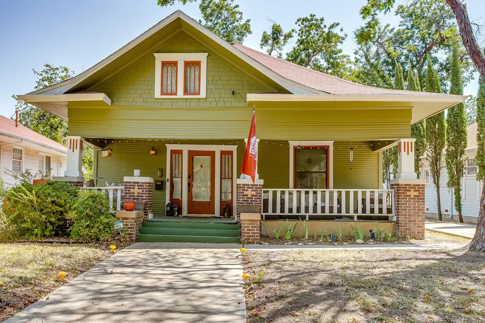 2009 Fairmount Avenue Fort Worth, TX 76110