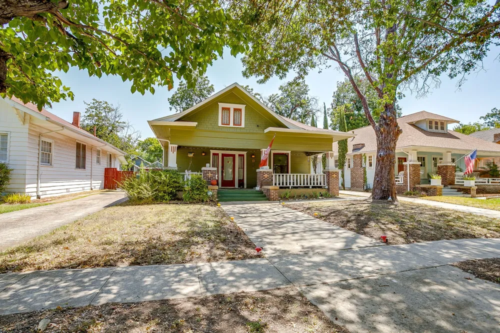 2009 Fairmount Avenue Fort Worth, TX 76110