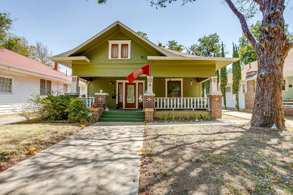 2009 Fairmount Avenue Fort Worth, TX 76110