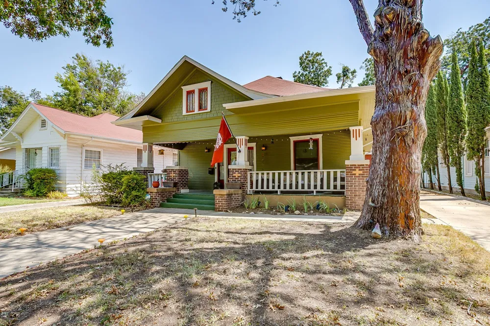 2009 Fairmount Avenue Fort Worth, TX 76110