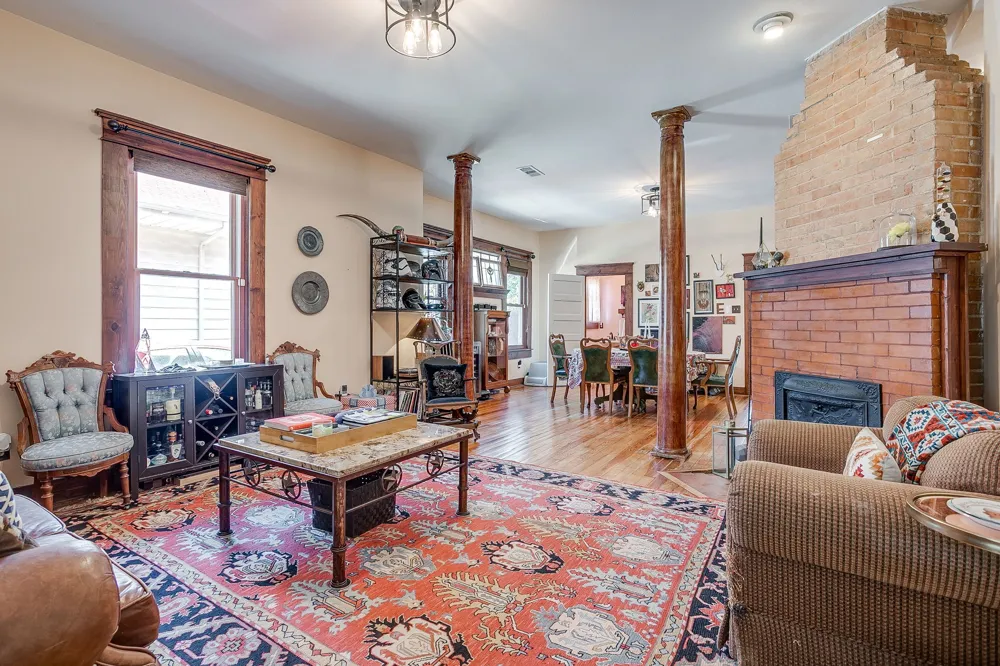 2009 Fairmount Avenue Fort Worth, TX 76110