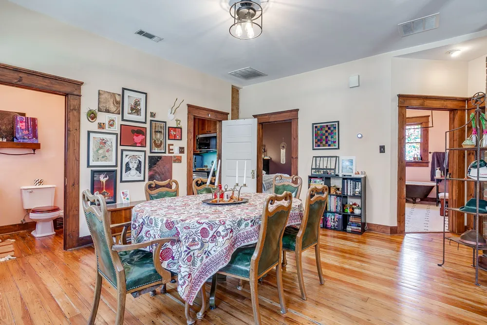 2009 Fairmount Avenue Fort Worth, TX 76110