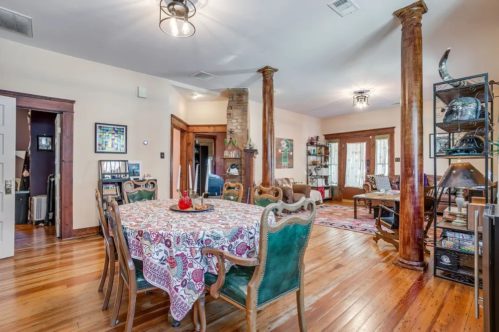 2009 Fairmount Avenue Fort Worth, TX 76110