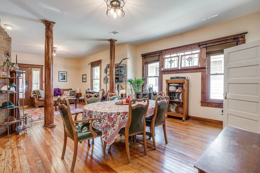2009 Fairmount Avenue Fort Worth, TX 76110