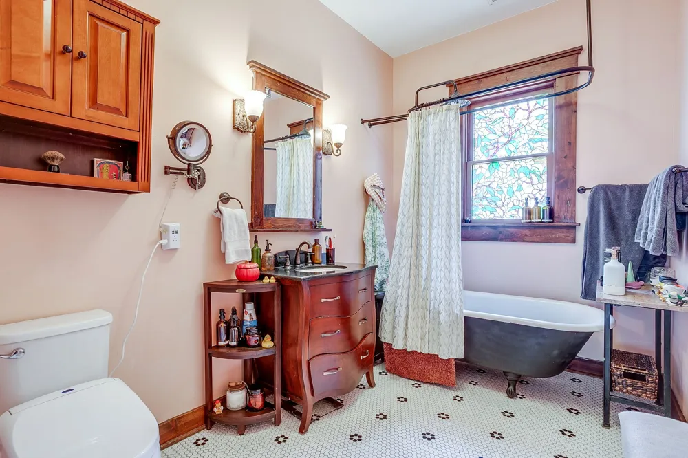 2009 Fairmount Avenue Fort Worth, TX 76110