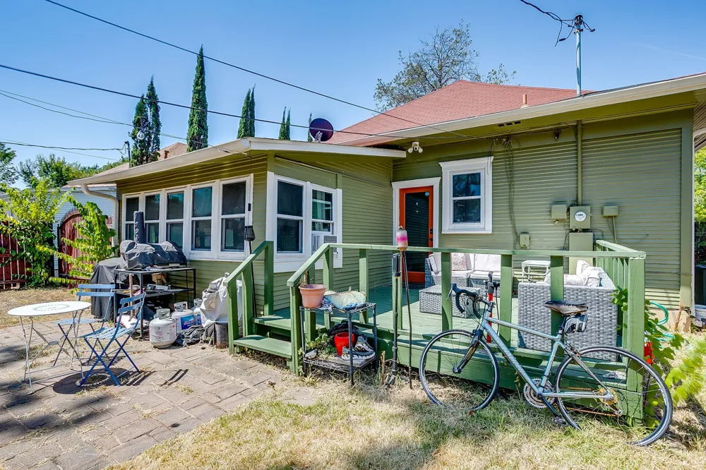 2009 Fairmount Avenue Fort Worth, TX 76110