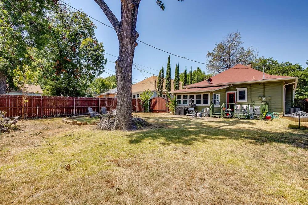 2009 Fairmount Avenue Fort Worth, TX 76110