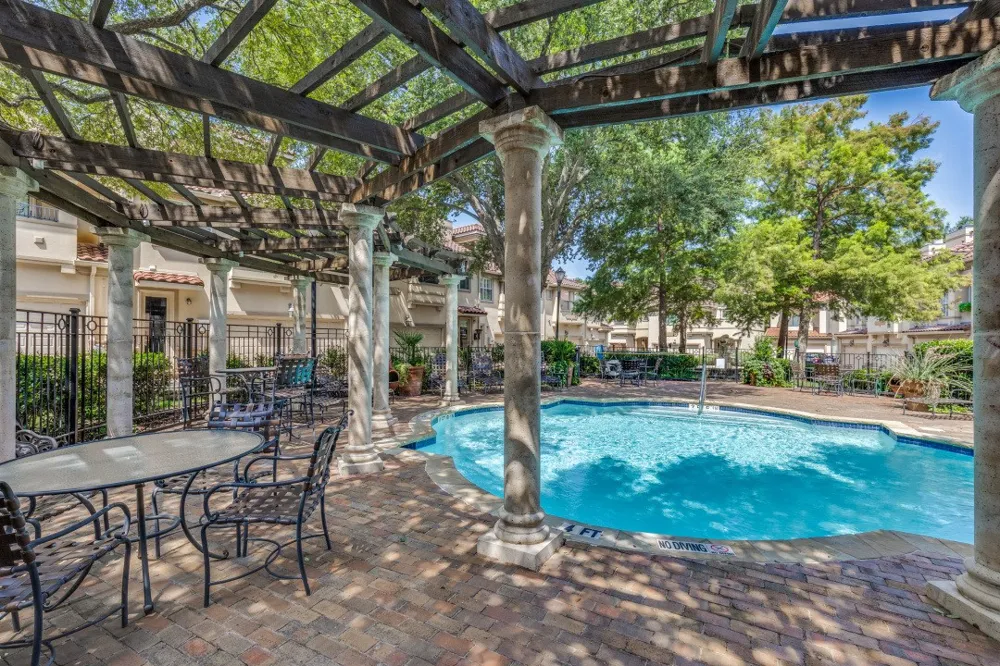 3320 Blackburn Street Dallas, TX 75204