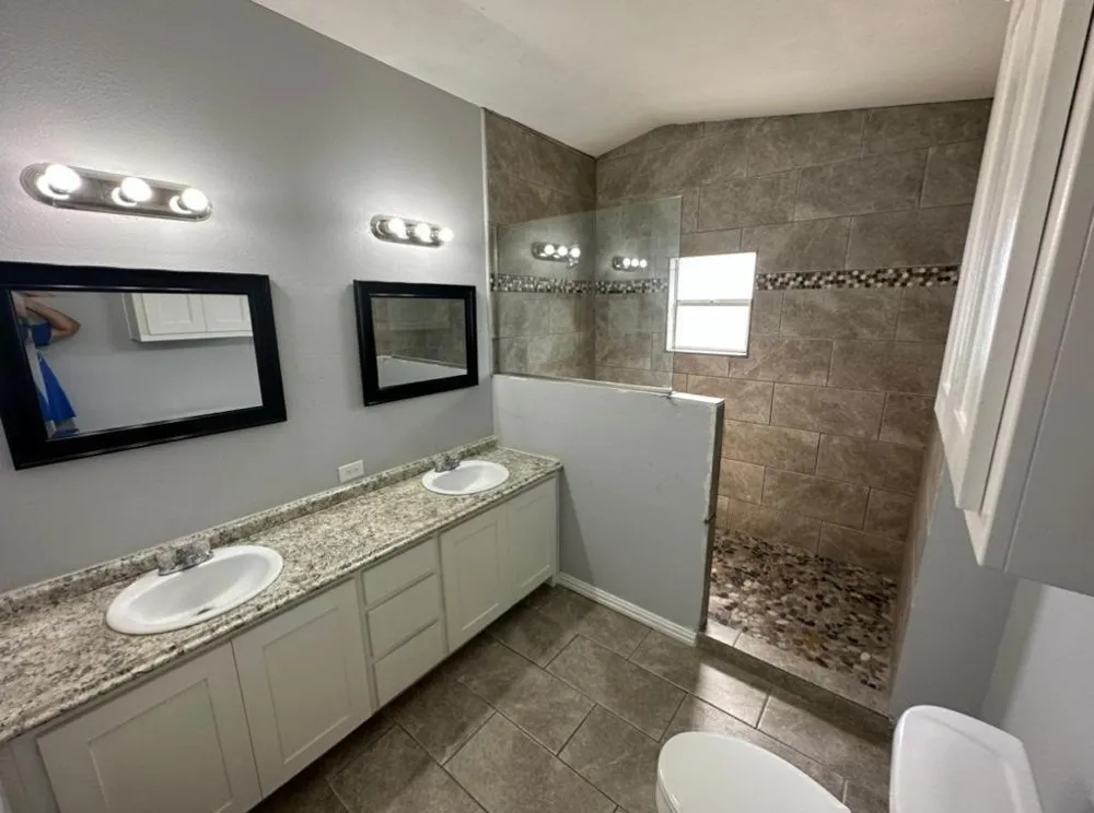 6217 New Mexico Trail Granbury, TX 76048