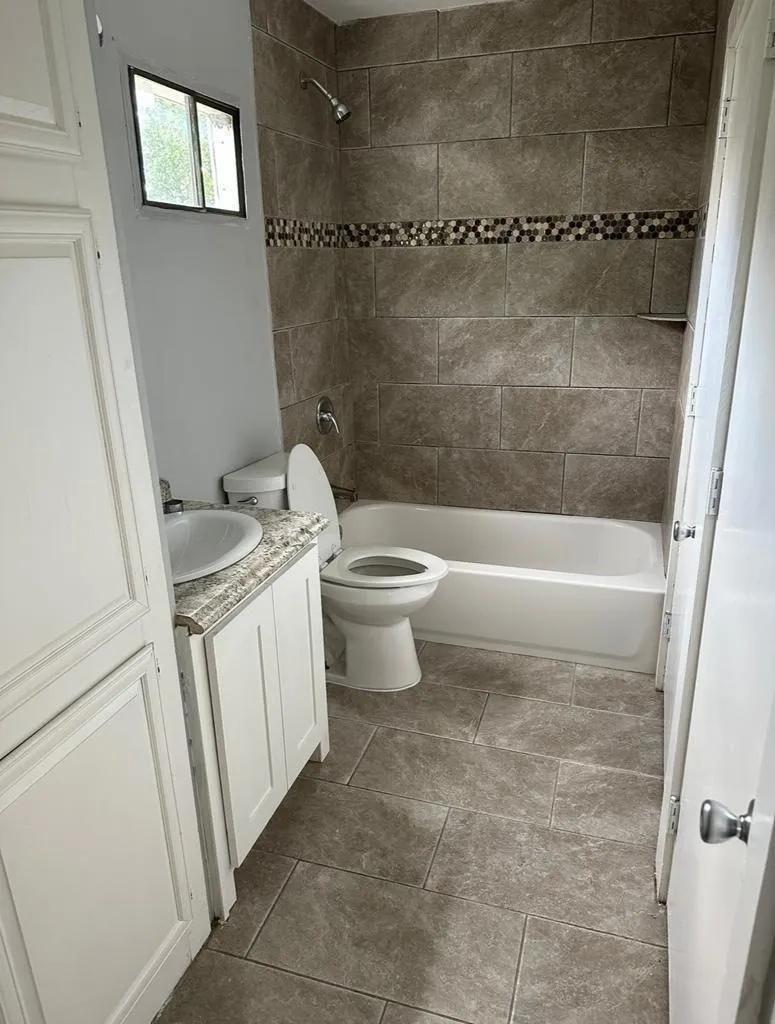 6217 New Mexico Trail Granbury, TX 76048