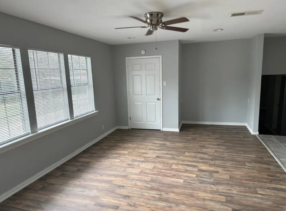 6217 New Mexico Trail Granbury, TX 76048